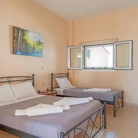 Apartahotel Akrogiali Poros (Kefalonia)