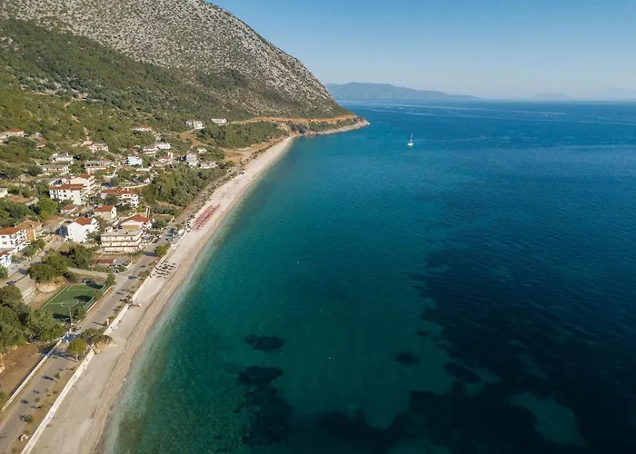 Akrogiali Aparthotel